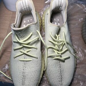 Adidas Yeezy 350 V2 butter Sneakers